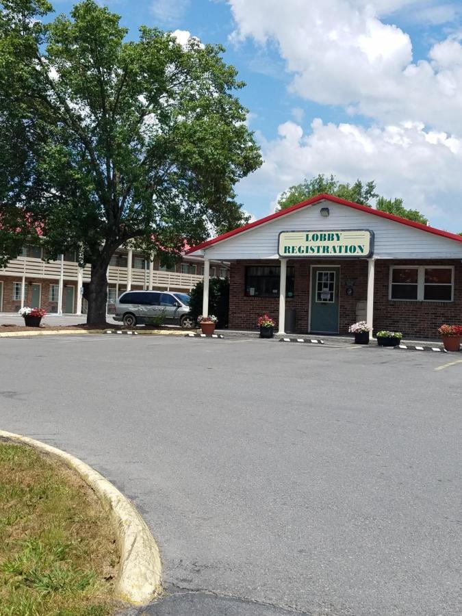 Quality Inn New River Gorge Файетвил Екстериор снимка