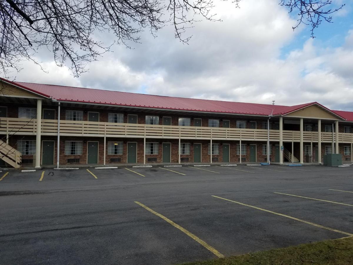 Quality Inn New River Gorge Файетвил Екстериор снимка