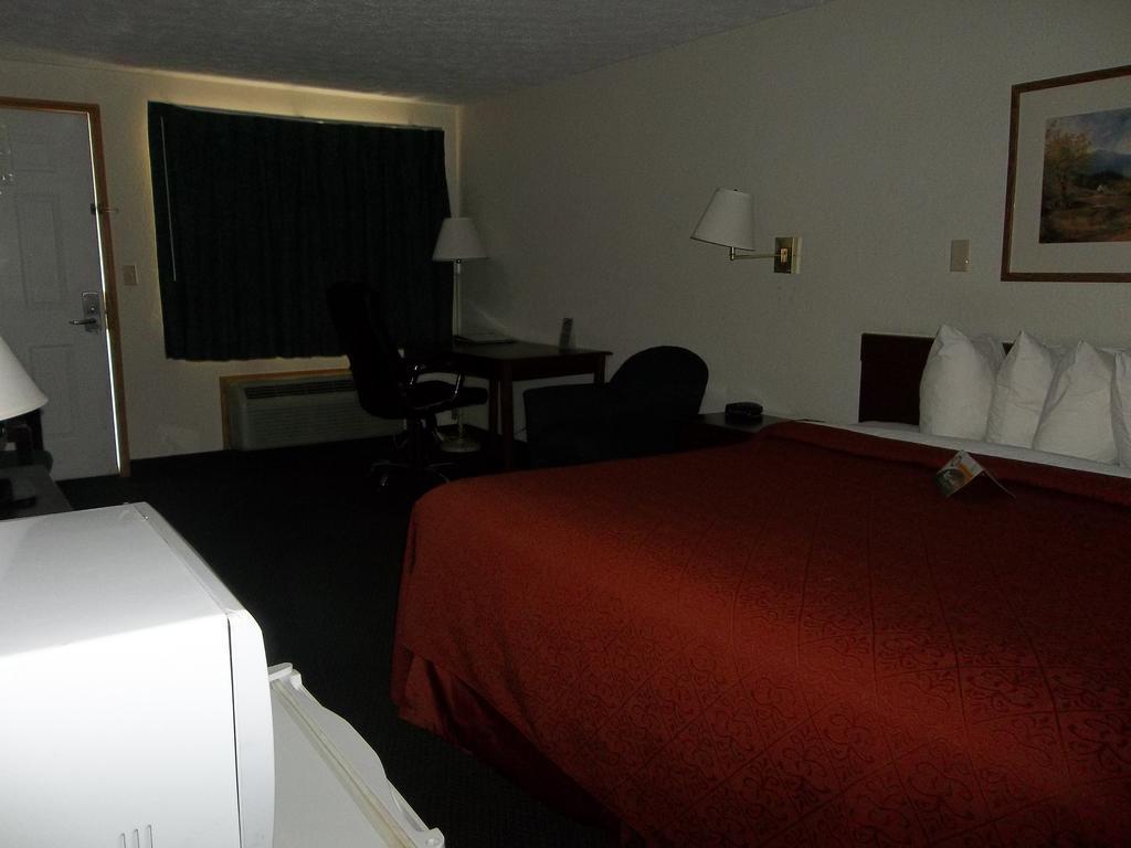 Quality Inn New River Gorge Файетвил Екстериор снимка