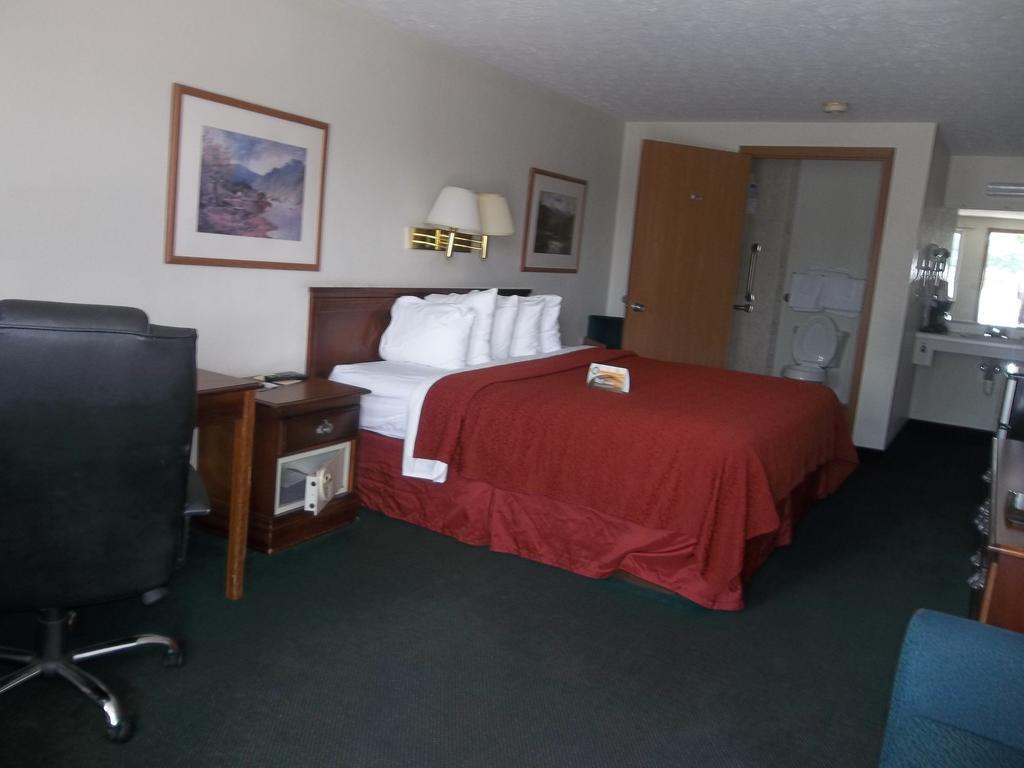 Quality Inn New River Gorge Файетвил Екстериор снимка
