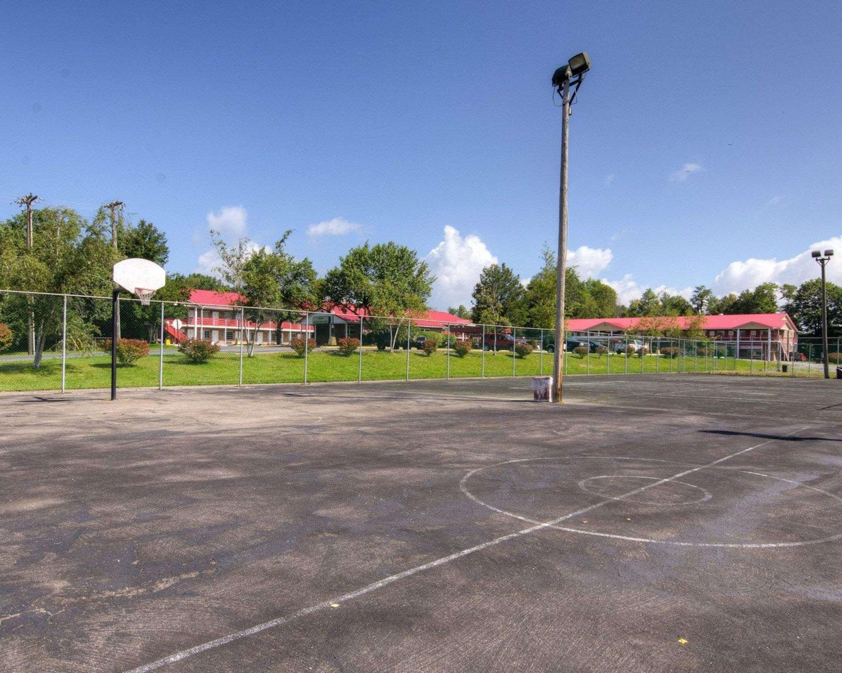 Quality Inn New River Gorge Файетвил Екстериор снимка